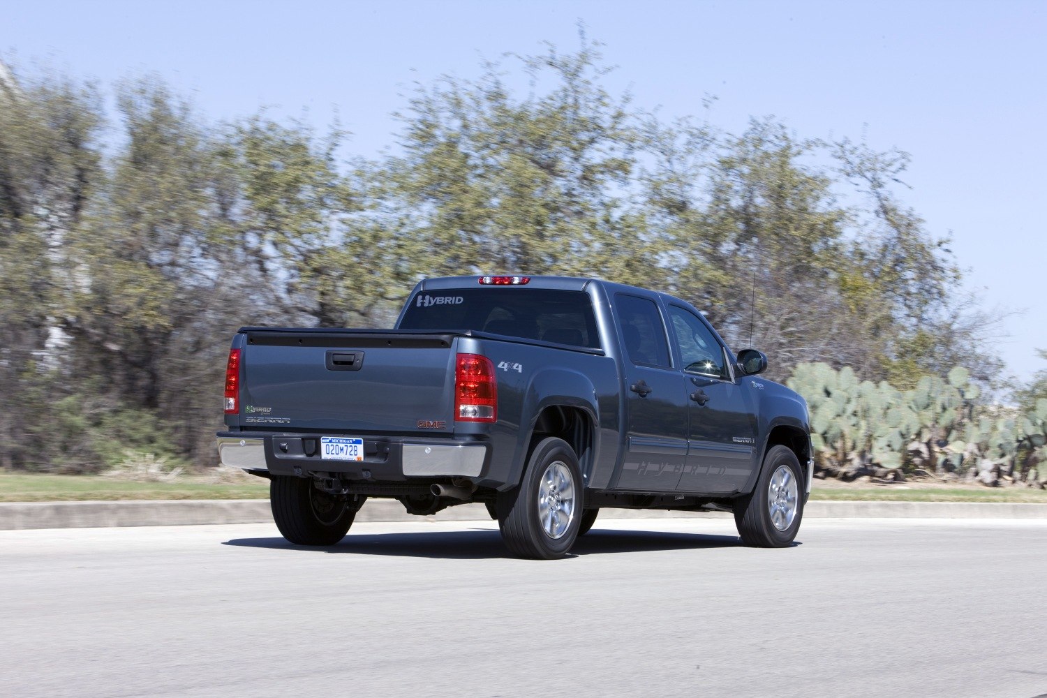 GMC Sierra 1500 III (GMT900) Crew Cab Short Box 6.0 Vortec V8 (367 Hp ...